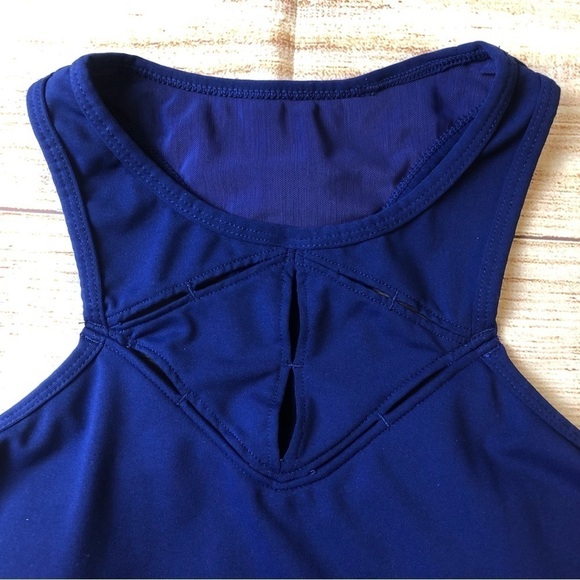 Fabletics‎ Blue Crop - Picture 2 of 6